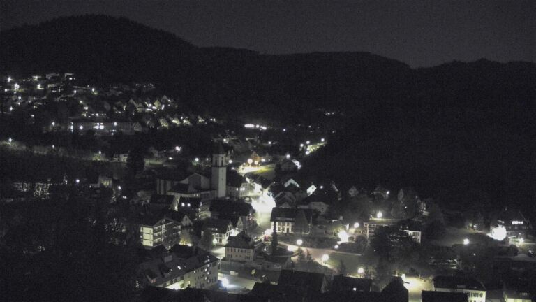 Dieses Bild zeigt eine Webcam-Aufnahme von Ottenhöfen, aufgenommen am Samstag, den 25.04.2026 um 23:30 Uhr