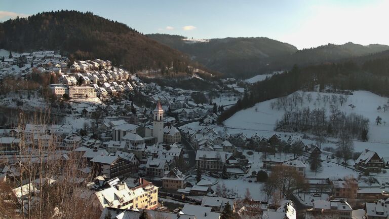 Dieses Bild zeigt eine Webcam-Aufnahme von Ottenhöfen, aufgenommen am Montag, den 05.01.2026 um 15:30 Uhr