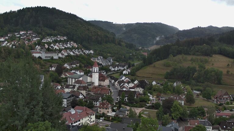 Dieses Bild zeigt eine Webcam-Aufnahme von Ottenhöfen, aufgenommen am Freitag, den 28.08.2026 um 12:10 Uhr