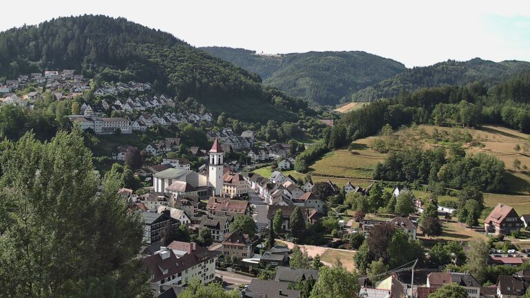 Dieses Bild zeigt eine Webcam-Aufnahme von Ottenhöfen, aufgenommen am Dienstag, den 14.07.2026 um 09:30 Uhr