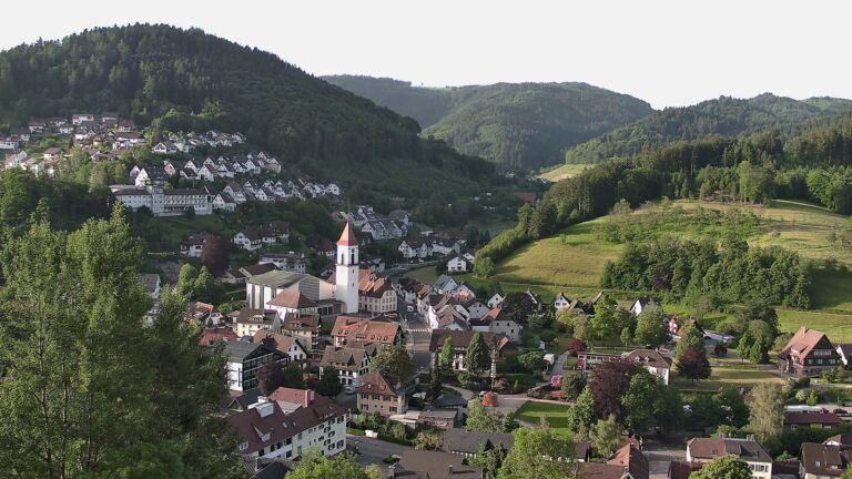 Dieses Bild zeigt eine Webcam-Aufnahme von Ottenhöfen, aufgenommen am Montag, den 25.05.2026 um 07:10 Uhr