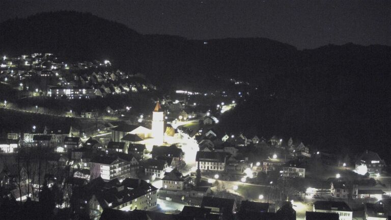 Dieses Bild zeigt eine Webcam-Aufnahme von Ottenhöfen, aufgenommen am Mittwoch, den 04.03.2026 um 19:20 Uhr