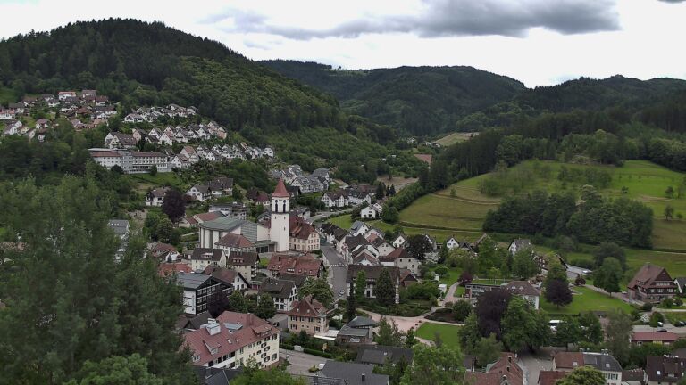 Dieses Bild zeigt eine Webcam-Aufnahme von Ottenhöfen, aufgenommen am Donnerstag, den 11.06.2026 um 15:30 Uhr