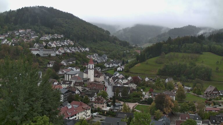 Dieses Bild zeigt eine Webcam-Aufnahme von Ottenhöfen, aufgenommen am Mittwoch, den 21.10.2026 um 13:00 Uhr