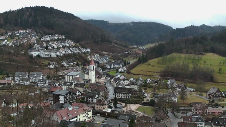 Dieses Bild zeigt eine Webcam-Aufnahme von Ottenhöfen, aufgenommen am Freitag, den 06.02.2026 um 14:10 Uhr