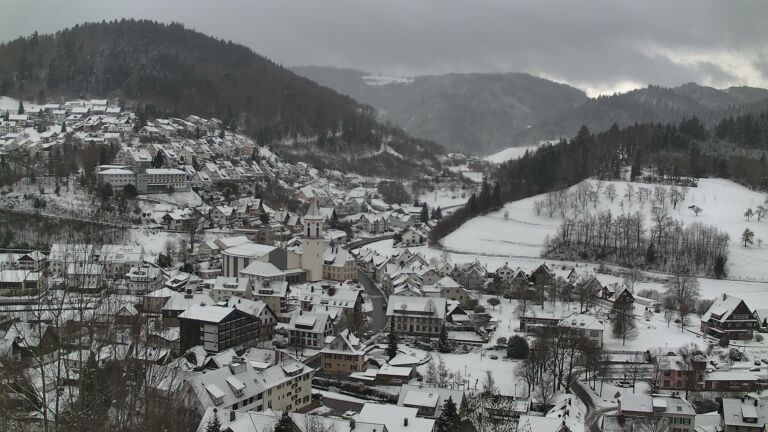 Dieses Bild zeigt eine Webcam-Aufnahme von Ottenhöfen, aufgenommen am Samstag, den 03.01.2026 um 14:00 Uhr