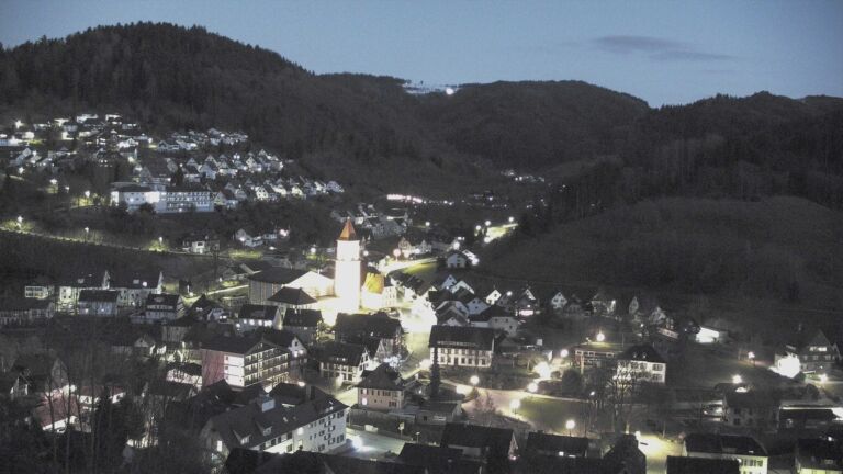 Dieses Bild zeigt eine Webcam-Aufnahme von Ottenhöfen, aufgenommen am Mittwoch, den 01.04.2026 um 20:40 Uhr