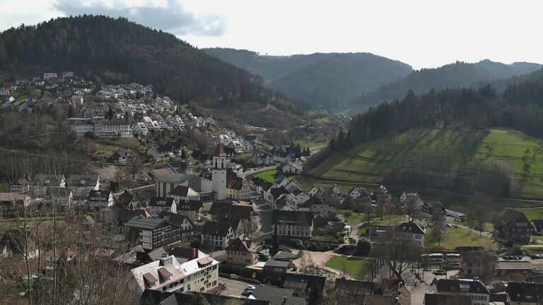 Dieses Bild zeigt eine Webcam-Aufnahme von Ottenhöfen, aufgenommen am Dienstag, den 03.03.2026 um 13:40 Uhr