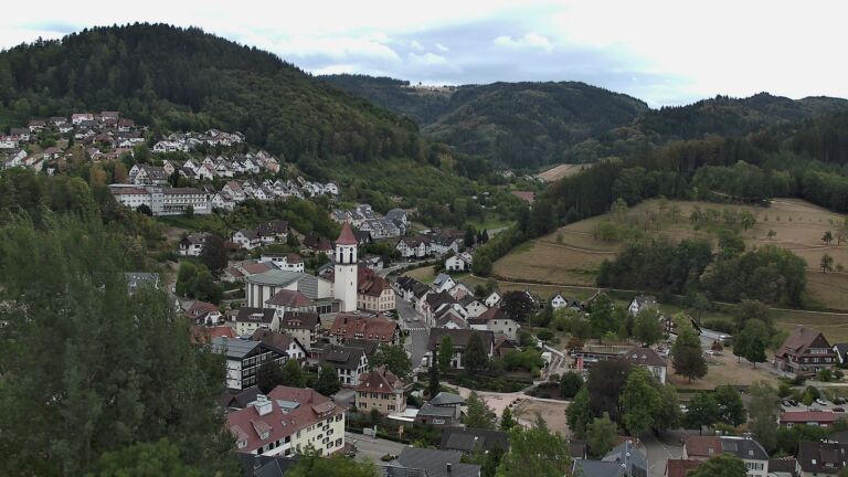Dieses Bild zeigt eine Webcam-Aufnahme von Ottenhöfen, aufgenommen am Dienstag, den 18.08.2026 um 14:50 Uhr