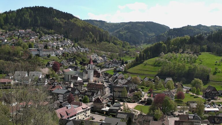 Dieses Bild zeigt eine Webcam-Aufnahme von Ottenhöfen, aufgenommen am Samstag, den 18.04.2026 um 14:40 Uhr