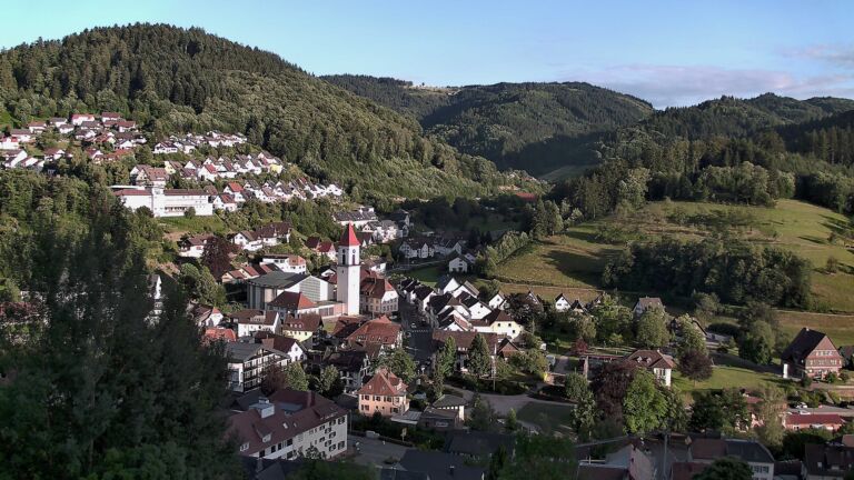Dieses Bild zeigt eine Webcam-Aufnahme von Ottenhöfen, aufgenommen am Donnerstag, den 02.07.2026 um 20:10 Uhr