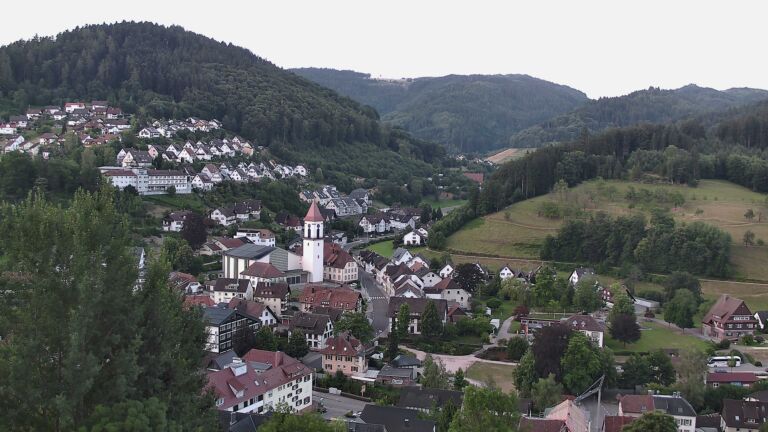 Dieses Bild zeigt eine Webcam-Aufnahme von Ottenhöfen, aufgenommen am Donnerstag, den 09.07.2026 um 06:00 Uhr