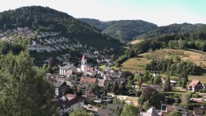 Dieses Bild zeigt eine Webcam-Aufnahme von Ottenhöfen, aufgenommen am Sonntag, den 12.07.2026 um 08:50 Uhr