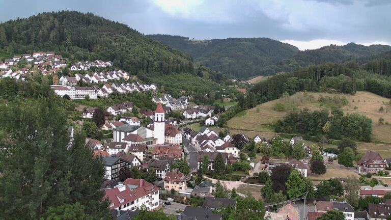 Dieses Bild zeigt eine Webcam-Aufnahme von Ottenhöfen, aufgenommen am Donnerstag, den 16.07.2026 um 20:10 Uhr
