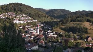 Dieses Bild zeigt eine Webcam-Aufnahme von Ottenhöfen, aufgenommen am Samstag, den 11.07.2026 um 20:10 Uhr