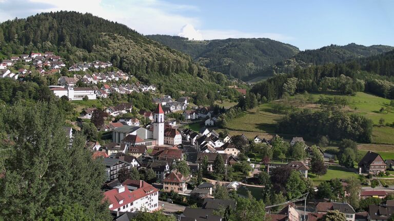Dieses Bild zeigt eine Webcam-Aufnahme von Ottenhöfen, aufgenommen am Montag, den 22.06.2026 um 18:50 Uhr