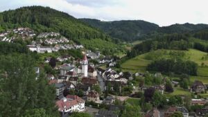 Dieses Bild zeigt eine Webcam-Aufnahme von Ottenhöfen, aufgenommen am Dienstag, den 02.06.2026 um 18:20 Uhr