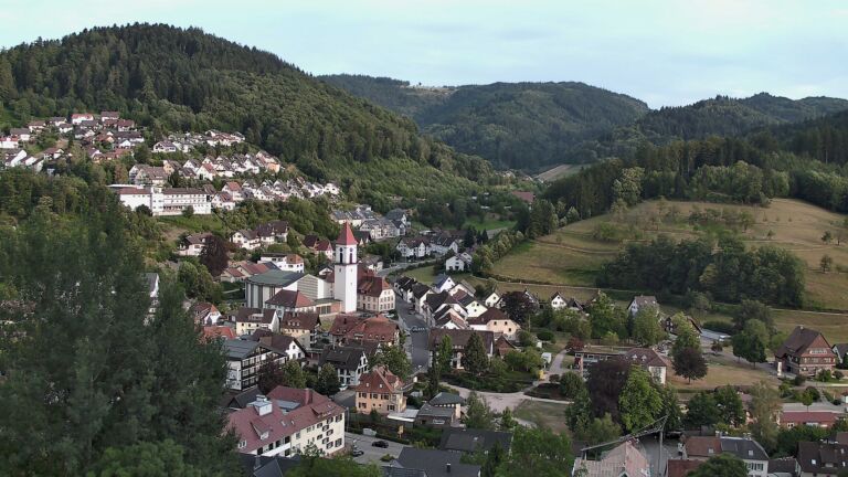 Dieses Bild zeigt eine Webcam-Aufnahme von Ottenhöfen, aufgenommen am Mittwoch, den 22.07.2026 um 20:00 Uhr