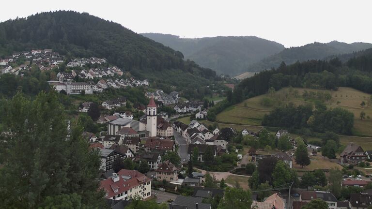 Dieses Bild zeigt eine Webcam-Aufnahme von Ottenhöfen, aufgenommen am Samstag, den 18.07.2026 um 15:00 Uhr