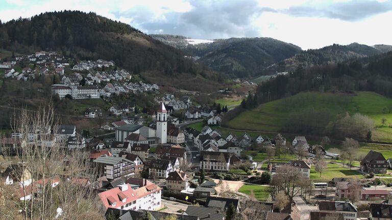 Dieses Bild zeigt eine Webcam-Aufnahme von Ottenhöfen, aufgenommen am Donnerstag, den 26.03.2026 um 15:50 Uhr