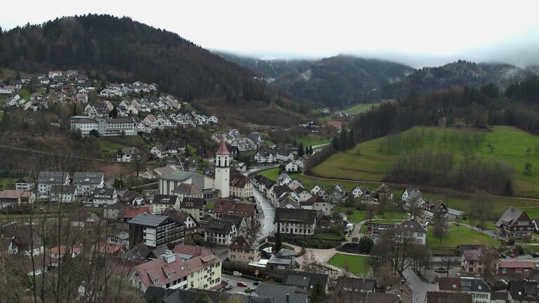 Dieses Bild zeigt eine Webcam-Aufnahme von Ottenhöfen, aufgenommen am Montag, den 30.03.2026 um 12:10 Uhr