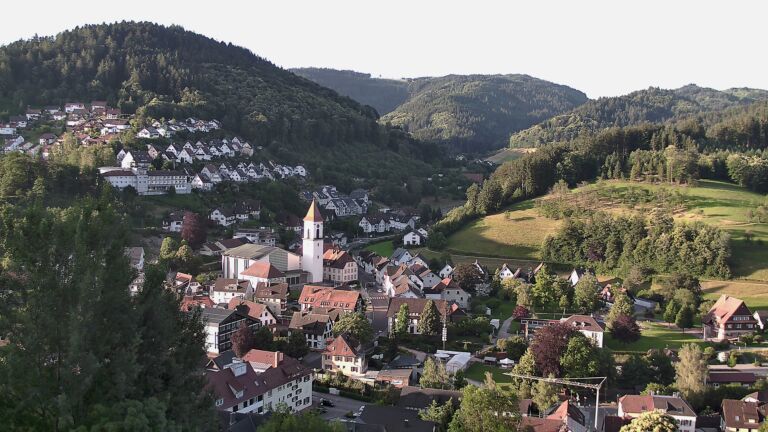 Dieses Bild zeigt eine Webcam-Aufnahme von Ottenhöfen, aufgenommen am Donnerstag, den 18.06.2026 um 06:40 Uhr