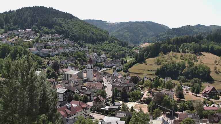 Dieses Bild zeigt eine Webcam-Aufnahme von Ottenhöfen, aufgenommen am Dienstag, den 28.07.2026 um 12:20 Uhr
