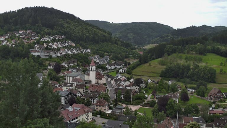 Dieses Bild zeigt eine Webcam-Aufnahme von Ottenhöfen, aufgenommen am Dienstag, den 16.06.2026 um 09:50 Uhr