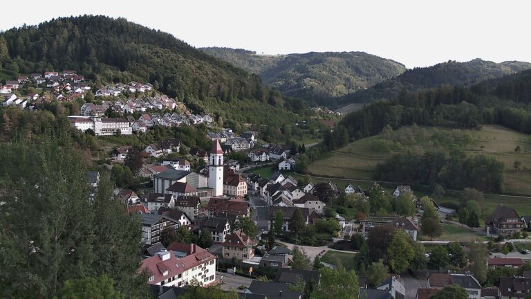 Dieses Bild zeigt eine Webcam-Aufnahme von Ottenhöfen, aufgenommen am Dienstag, den 08.09.2026 um 17:50 Uhr