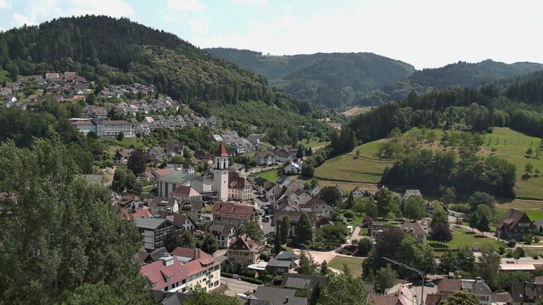Dieses Bild zeigt eine Webcam-Aufnahme von Ottenhöfen, aufgenommen am Samstag, den 27.06.2026 um 14:50 Uhr