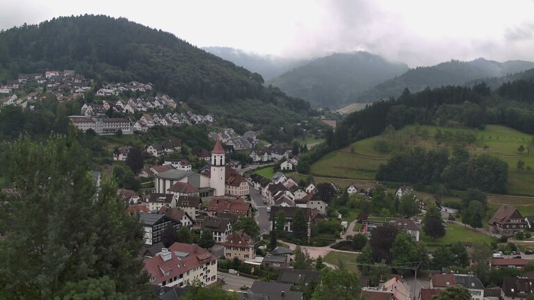 Dieses Bild zeigt eine Webcam-Aufnahme von Ottenhöfen, aufgenommen am Mittwoch, den 01.07.2026 um 10:10 Uhr