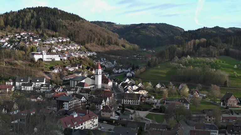 Dieses Bild zeigt eine Webcam-Aufnahme von Ottenhöfen, aufgenommen am Donnerstag, den 09.04.2026 um 19:20 Uhr