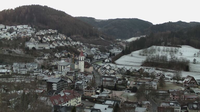 Dieses Bild zeigt eine Webcam-Aufnahme von Ottenhöfen, aufgenommen am Donnerstag, den 01.01.2026 um 08:50 Uhr