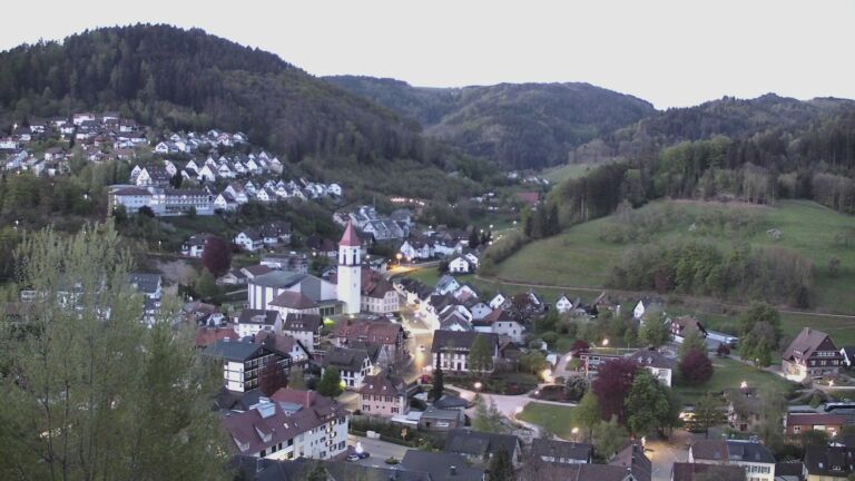 Dieses Bild zeigt eine Webcam-Aufnahme von Ottenhöfen, aufgenommen am Samstag, den 25.04.2026 um 05:50 Uhr