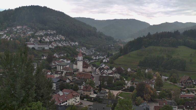 Dieses Bild zeigt eine Webcam-Aufnahme von Ottenhöfen, aufgenommen am Dienstag, den 20.10.2026 um 13:10 Uhr