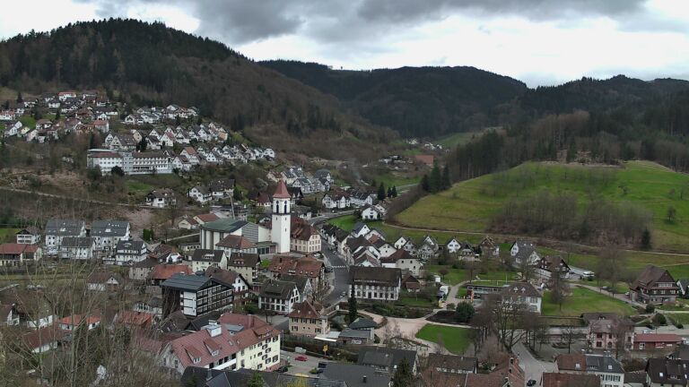 Dieses Bild zeigt eine Webcam-Aufnahme von Ottenhöfen, aufgenommen am Dienstag, den 17.03.2026 um 15:10 Uhr