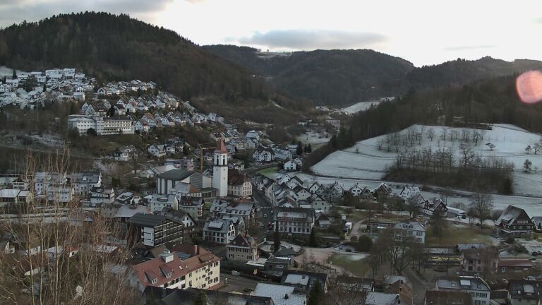 Dieses Bild zeigt eine Webcam-Aufnahme von Ottenhöfen, aufgenommen am Dienstag, den 30.12.2025 um 15:10 Uhr