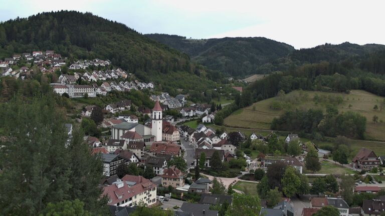 Dieses Bild zeigt eine Webcam-Aufnahme von Ottenhöfen, aufgenommen am Donnerstag, den 03.09.2026 um 18:30 Uhr