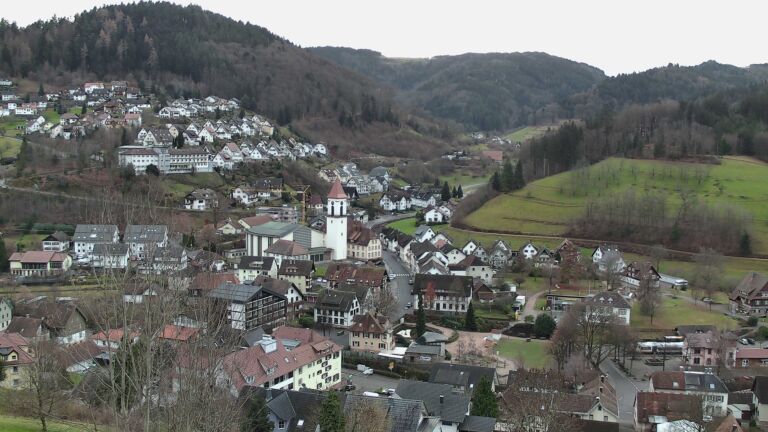 Dieses Bild zeigt eine Webcam-Aufnahme von Ottenhöfen, aufgenommen am Freitag, den 19.12.2025 um 09:00 Uhr