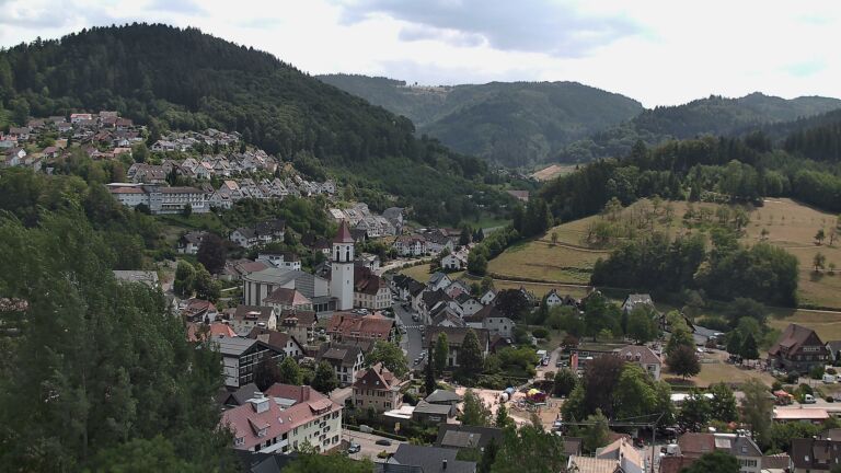 Dieses Bild zeigt eine Webcam-Aufnahme von Ottenhöfen, aufgenommen am Sonntag, den 26.07.2026 um 14:20 Uhr