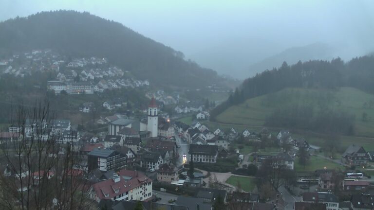 Dieses Bild zeigt eine Webcam-Aufnahme von Ottenhöfen, aufgenommen am Samstag, den 04.04.2026 um 07:10 Uhr