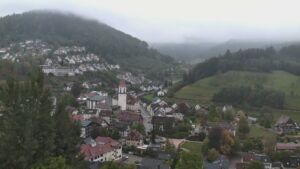 Dieses Bild zeigt eine Webcam-Aufnahme von Ottenhöfen, aufgenommen am Samstag, den 17.10.2026 um 08:00 Uhr