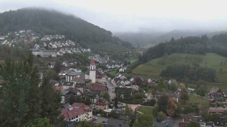 Dieses Bild zeigt eine Webcam-Aufnahme von Ottenhöfen, aufgenommen am Samstag, den 17.10.2026 um 08:00 Uhr