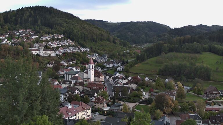 Dieses Bild zeigt eine Webcam-Aufnahme von Ottenhöfen, aufgenommen am Donnerstag, den 22.10.2026 um 17:50 Uhr