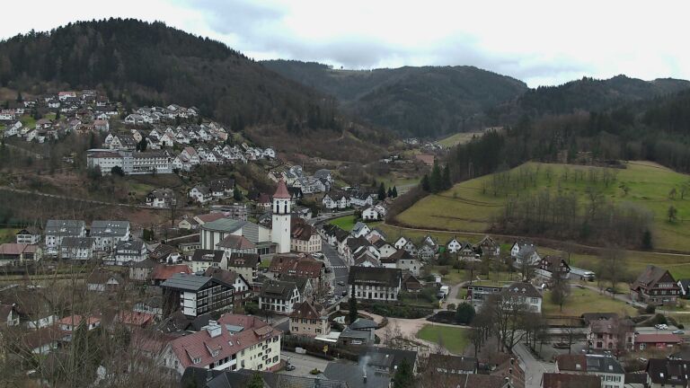 Dieses Bild zeigt eine Webcam-Aufnahme von Ottenhöfen, aufgenommen am Freitag, den 13.02.2026 um 16:20 Uhr
