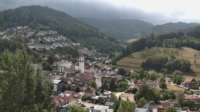 Dieses Bild zeigt eine Webcam-Aufnahme von Ottenhöfen, aufgenommen am Samstag, den 22.08.2026 um 12:10 Uhr