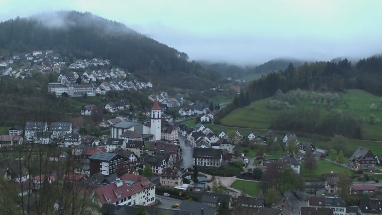 Dieses Bild zeigt eine Webcam-Aufnahme von Ottenhöfen, aufgenommen am Sonntag, den 12.04.2026 um 20:10 Uhr