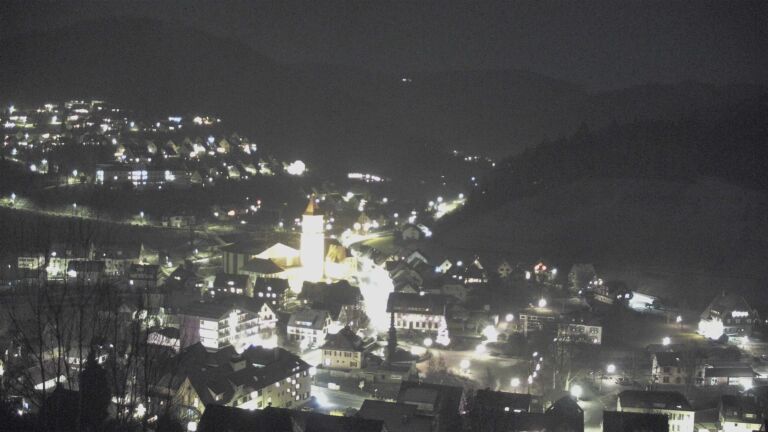 Dieses Bild zeigt eine Webcam-Aufnahme von Ottenhöfen, aufgenommen am Samstag, den 27.12.2025 um 19:30 Uhr