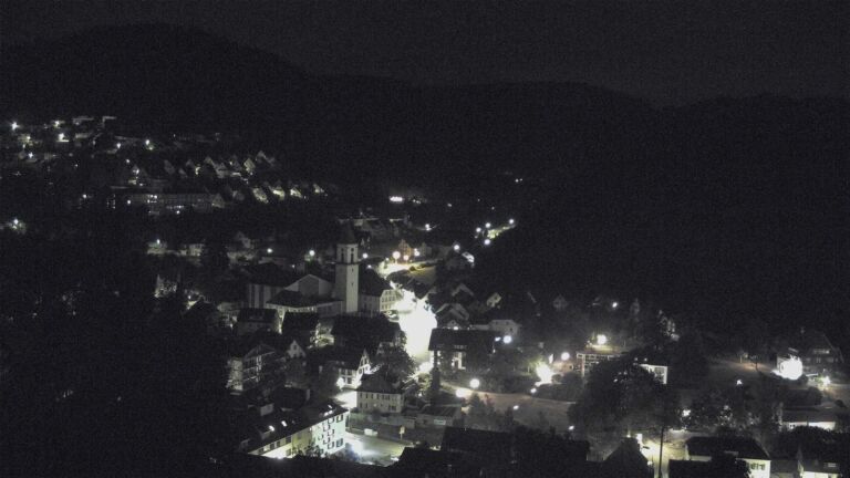Dieses Bild zeigt eine Webcam-Aufnahme von Ottenhöfen, aufgenommen am Freitag, den 17.07.2026 um 01:30 Uhr