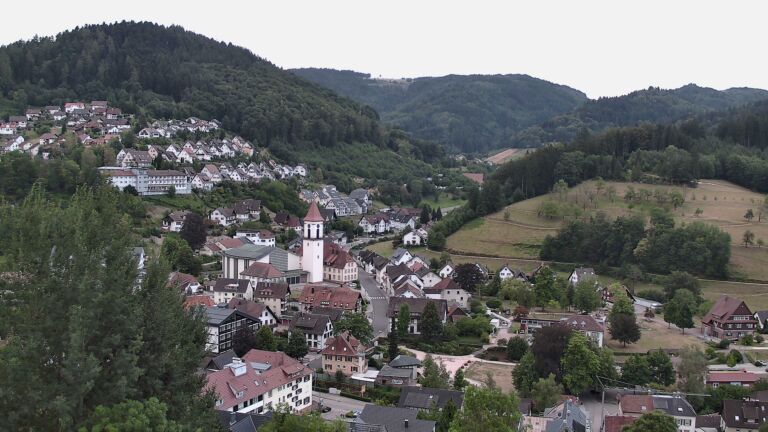 Dieses Bild zeigt eine Webcam-Aufnahme von Ottenhöfen, aufgenommen am Mittwoch, den 05.08.2026 um 06:30 Uhr